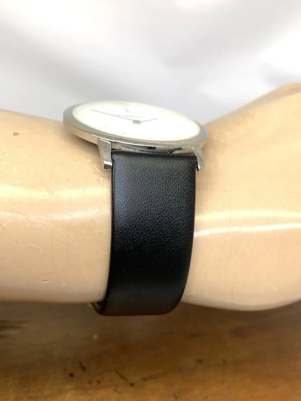 Stuhrling Mens Watch Swiss Quartz White Dial Silver Case Black Leather Band 38mm